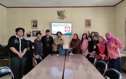 Sosialisasi Cyber Security Untuk Mencegah Penipuan Berbasis Online Kepada Masyarakat Kel. Hegarmanah Kec. Cidadap, Bandung