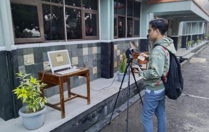 Pembangunan dan Sosialisasi Aplikasi Presensi dan Kesiswaan Berbasis Barcode untuk SMA 24 Bandung