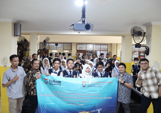 Workshop Cyberbullying dan Bijak dalam Bermedia Sosial di SMP PGRI 2 Ciledug Tangerang.