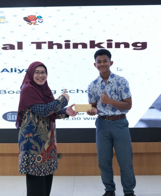 Computational Thinking for MA Students of Pondok Pesantren Modern Assuruur